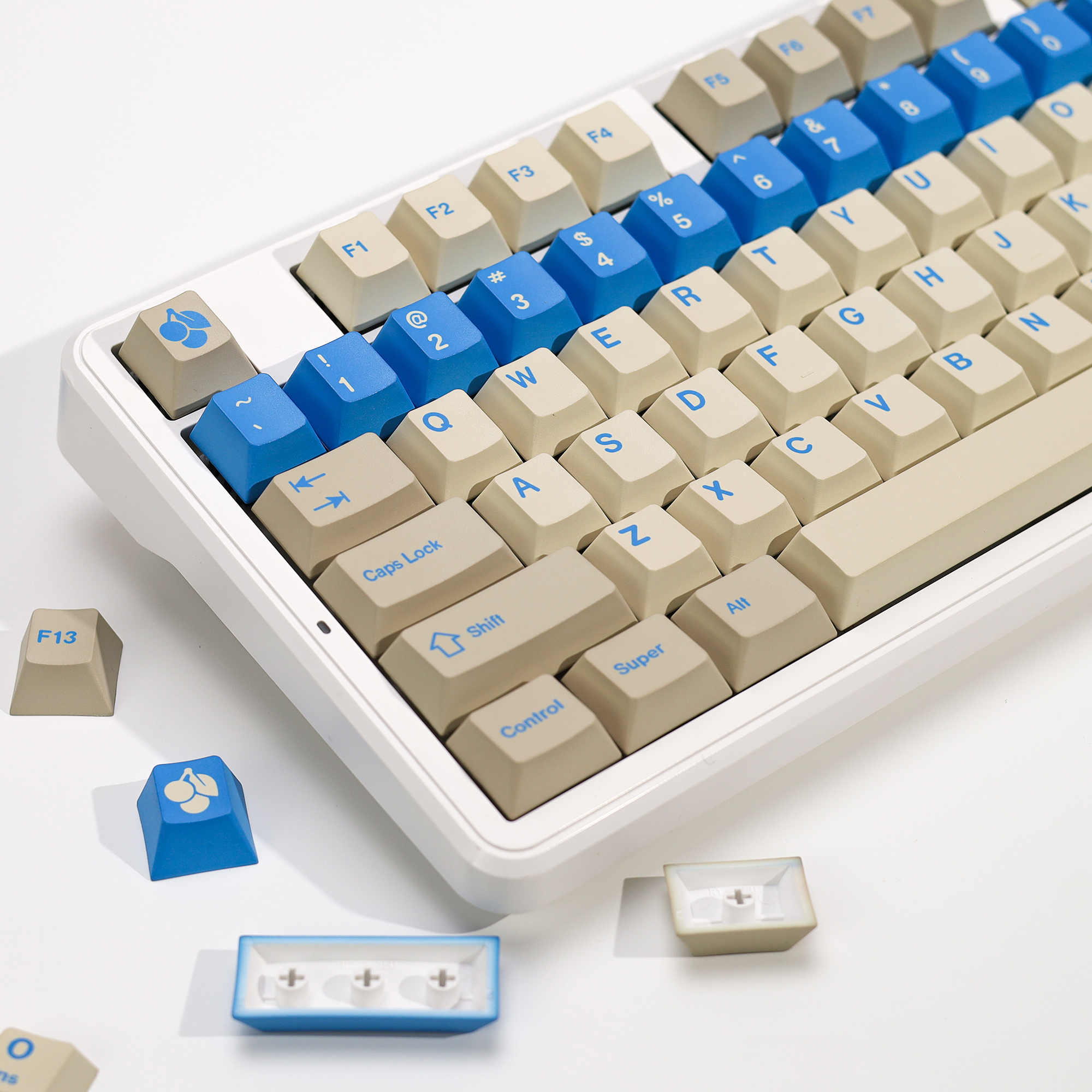 Gaming Keyboard No Number Pad - KBDiy Clone Retro GMK Blue Alert